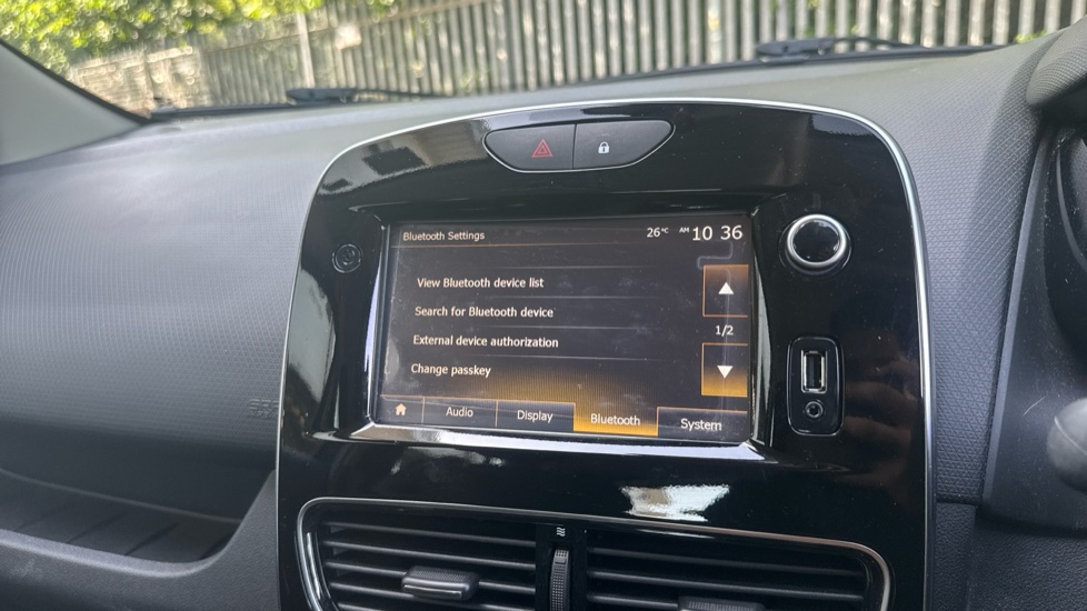 Renault Clio 1.2 16V Dynamique Nav 5dr Petrol Hatchback - Image 27