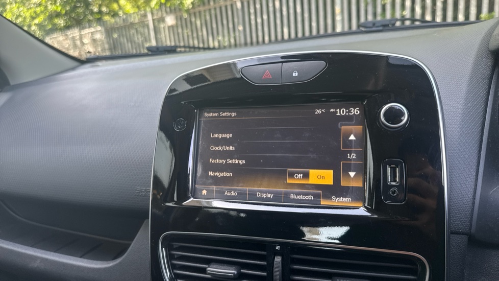 Renault Clio 1.2 16V Dynamique Nav 5dr Petrol Hatchback - Image 28