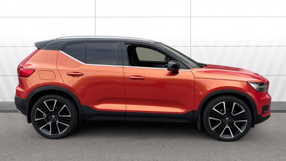 Volvo XC40 2.0 T5 Inscription Pro 5dr AWD Geartronic Petrol Estate - Image 5
