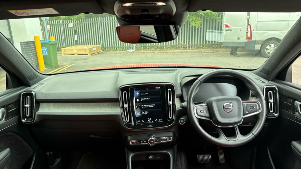 Volvo XC40 2.0 T5 Inscription Pro 5dr AWD Geartronic Petrol Estate - Image 10