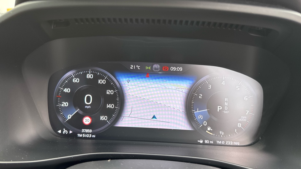 Volvo XC40 2.0 T5 Inscription Pro 5dr AWD Geartronic Petrol Estate - Image 18