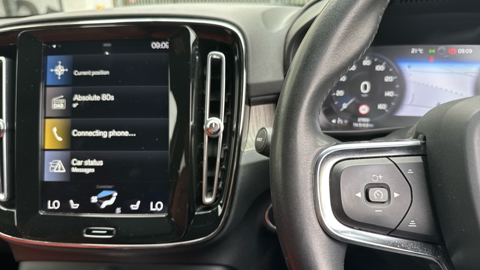 Volvo XC40 2.0 T5 Inscription Pro 5dr AWD Geartronic Petrol Estate - Image 21