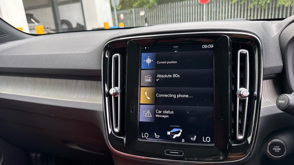 Volvo XC40 2.0 T5 Inscription Pro 5dr AWD Geartronic Petrol Estate - Image 25