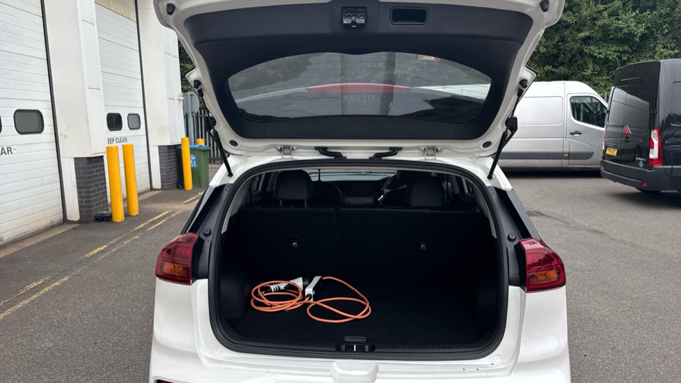 Kia E-Niro 100kW 2 39kWh 5dr Auto Electric Estate - Image 4