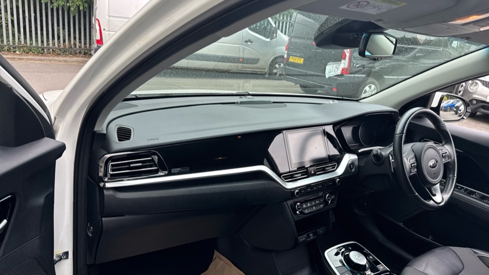 Kia E-Niro 100kW 2 39kWh 5dr Auto Electric Estate - Image 9