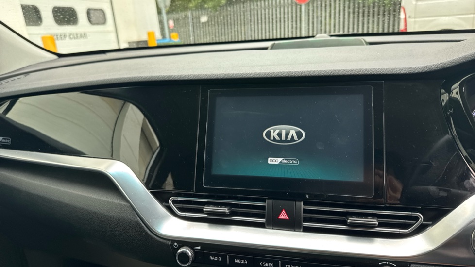 Kia E-Niro 100kW 2 39kWh 5dr Auto Electric Estate - Image 12