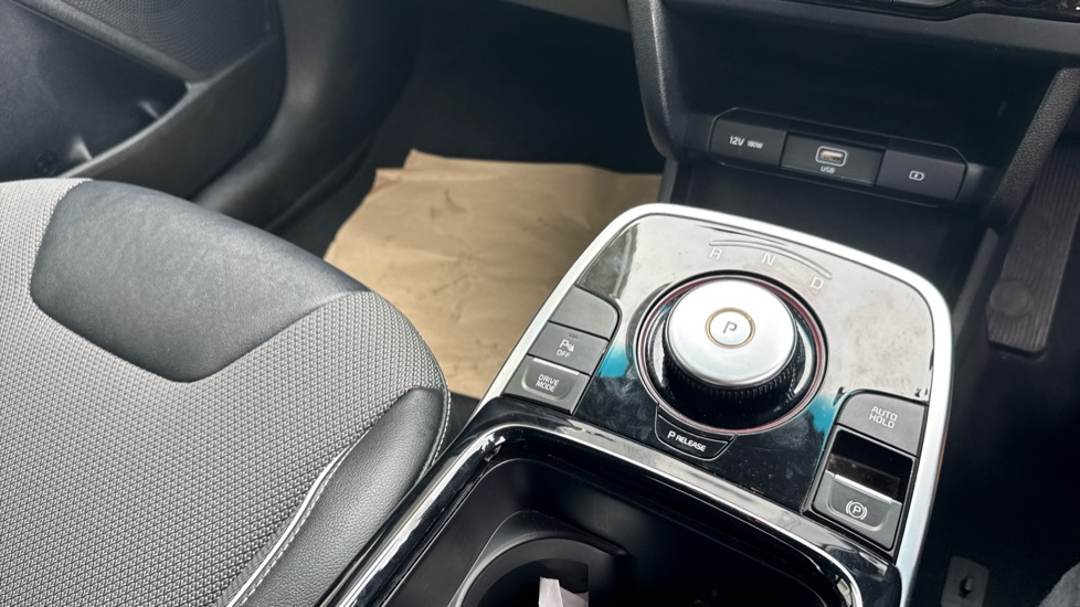 Kia E-Niro 100kW 2 39kWh 5dr Auto Electric Estate - Image 13