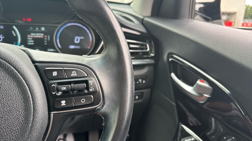 Kia E-Niro 100kW 2 39kWh 5dr Auto Electric Estate - Image 22