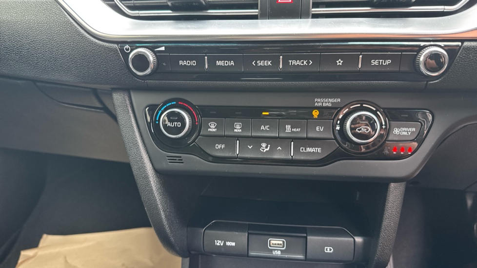 Kia E-Niro 100kW 2 39kWh 5dr Auto Electric Estate - Image 25
