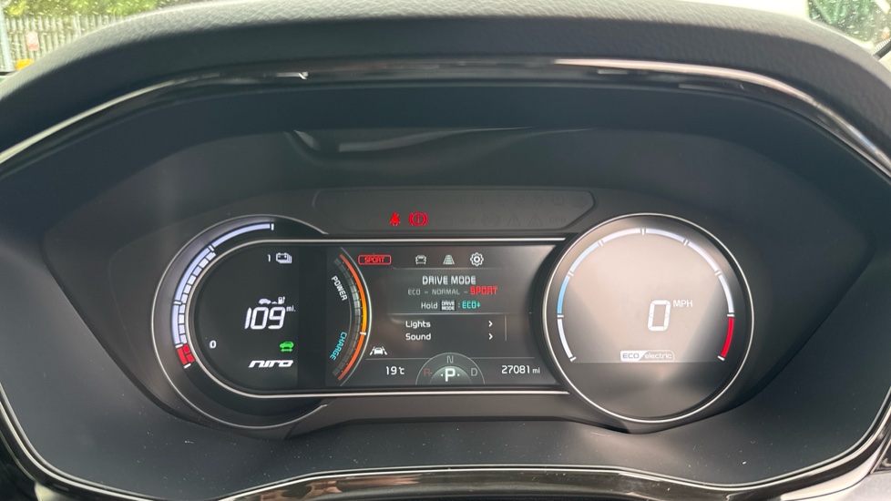 Kia E-Niro 100kW 2 39kWh 5dr Auto Electric Estate - Image 26