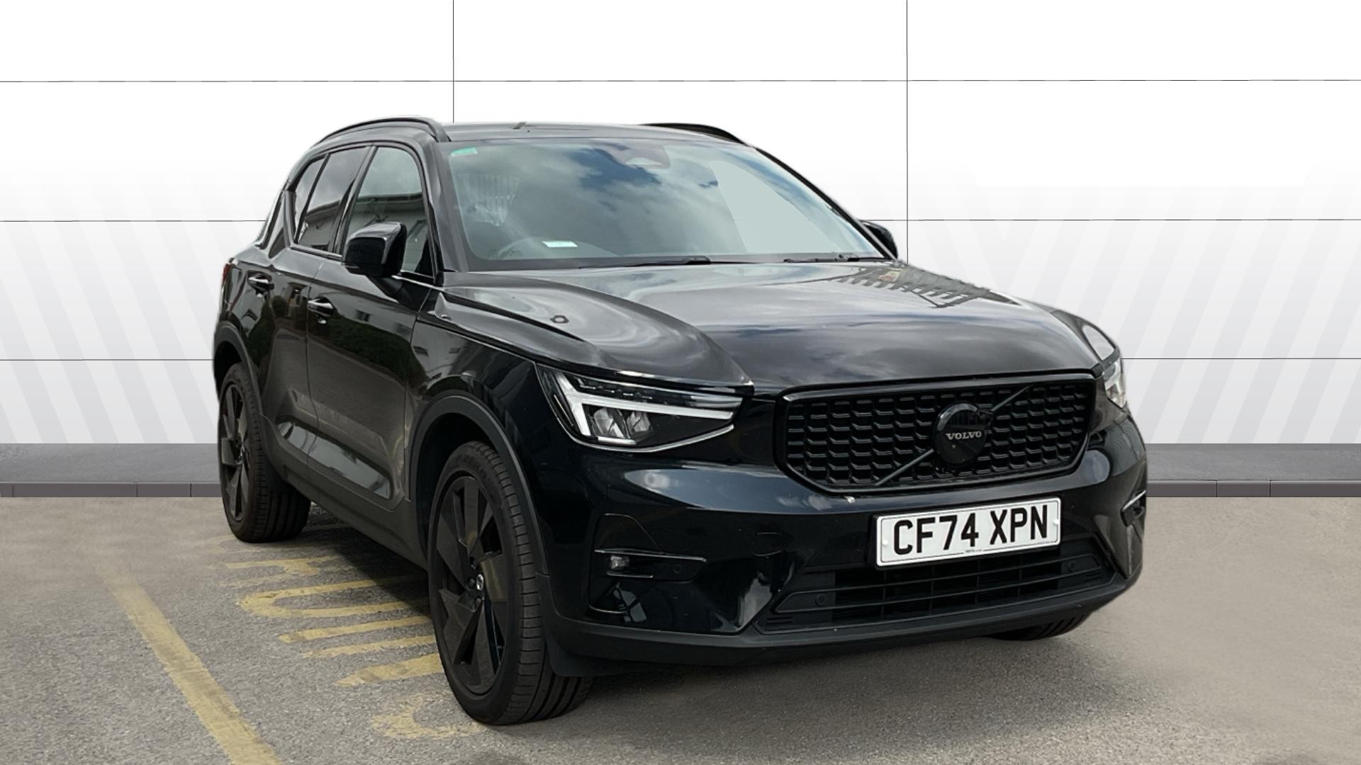 Volvo XC40 listing photo