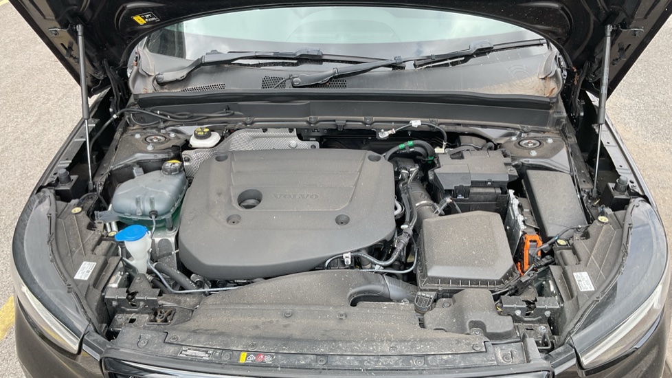 Volvo XC40 2.0 B4P Plus Black Edition 5dr Auto Petrol Estate - Image 8