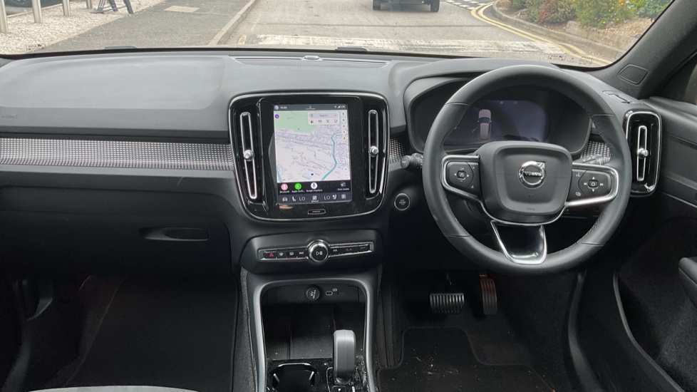 Volvo XC40 2.0 B4P Plus Black Edition 5dr Auto Petrol Estate - Image 10