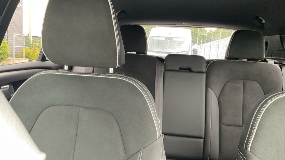 Volvo XC40 2.0 B4P Plus Black Edition 5dr Auto Petrol Estate - Image 15
