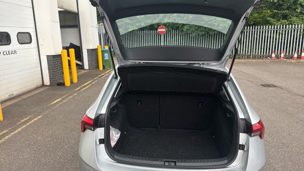 Skoda Scala 1.0 TSI 95 SE Edition 5dr Petrol Hatchback - Image 4