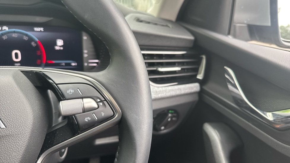 Skoda Scala 1.0 TSI 95 SE Edition 5dr Petrol Hatchback - Image 22