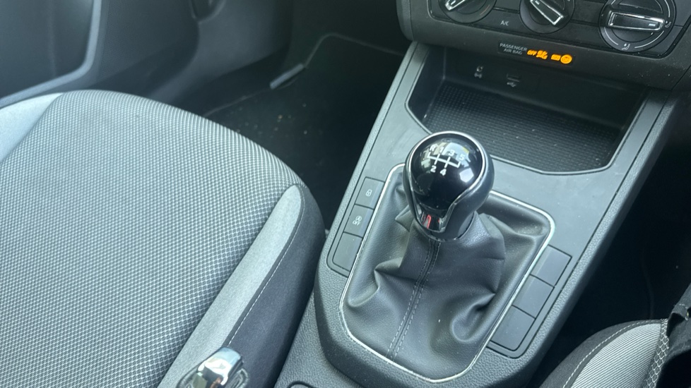 SEAT Ibiza 1.0 TSI 95 SE 5dr Petrol Hatchback - Image 13