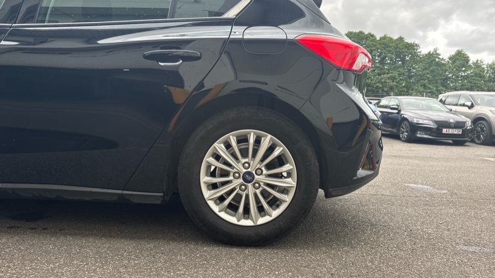 Ford Focus 1.0 EcoBoost 125 Titanium 5dr Petrol Hatchback - Image 7