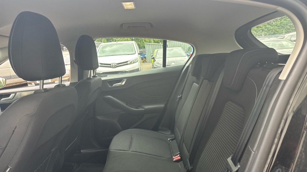 Ford Focus 1.0 EcoBoost 125 Titanium 5dr Petrol Hatchback - Image 16