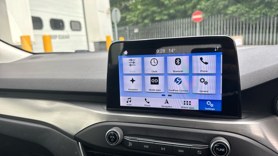 Ford Focus 1.0 EcoBoost 125 Titanium 5dr Petrol Hatchback - Image 26