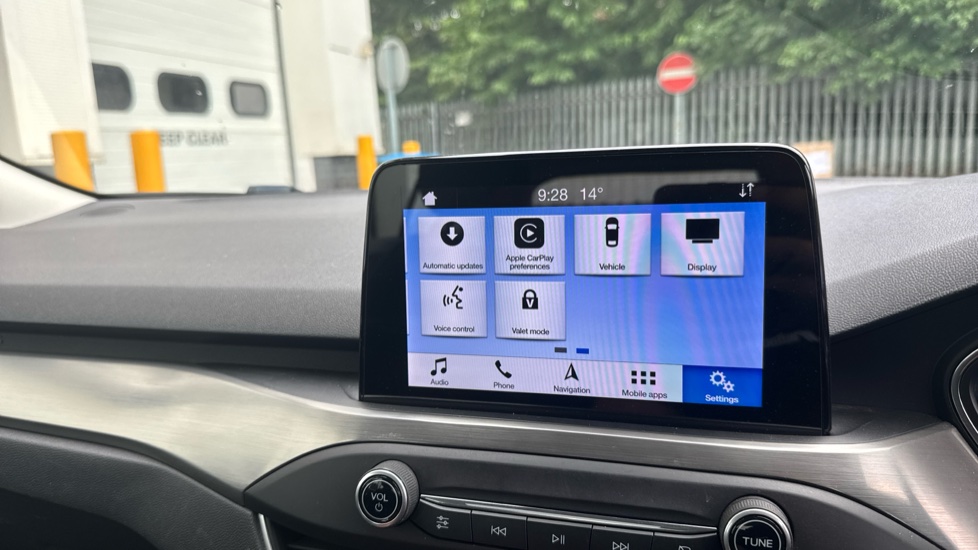 Ford Focus 1.0 EcoBoost 125 Titanium 5dr Petrol Hatchback - Image 27