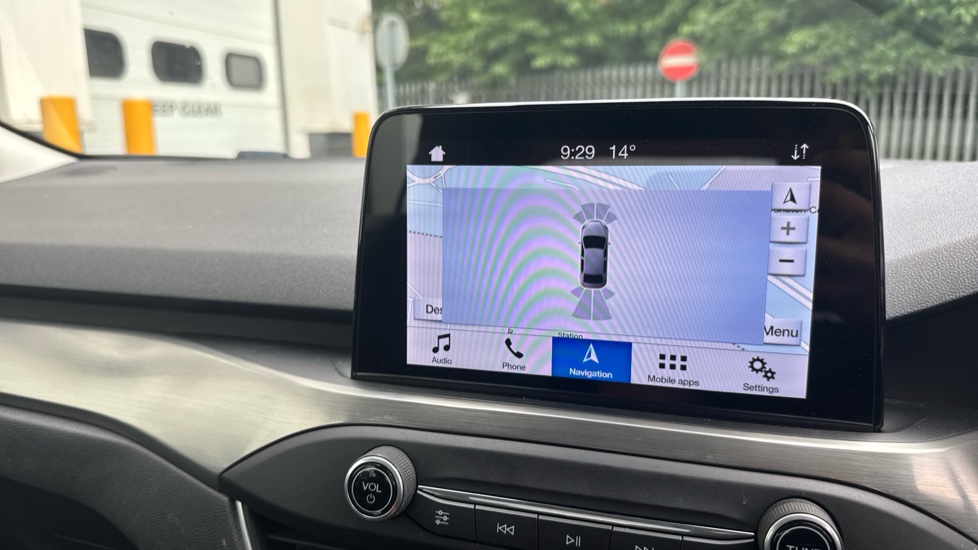 Ford Focus 1.0 EcoBoost 125 Titanium 5dr Petrol Hatchback - Image 30