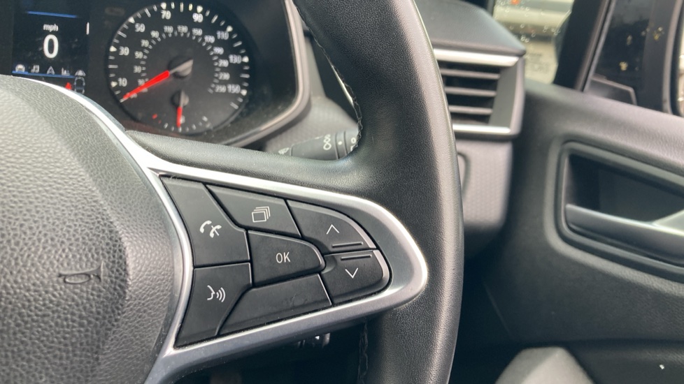 Renault Clio 1.0 TCe 90 Iconic 5dr Petrol Hatchback - Image 22