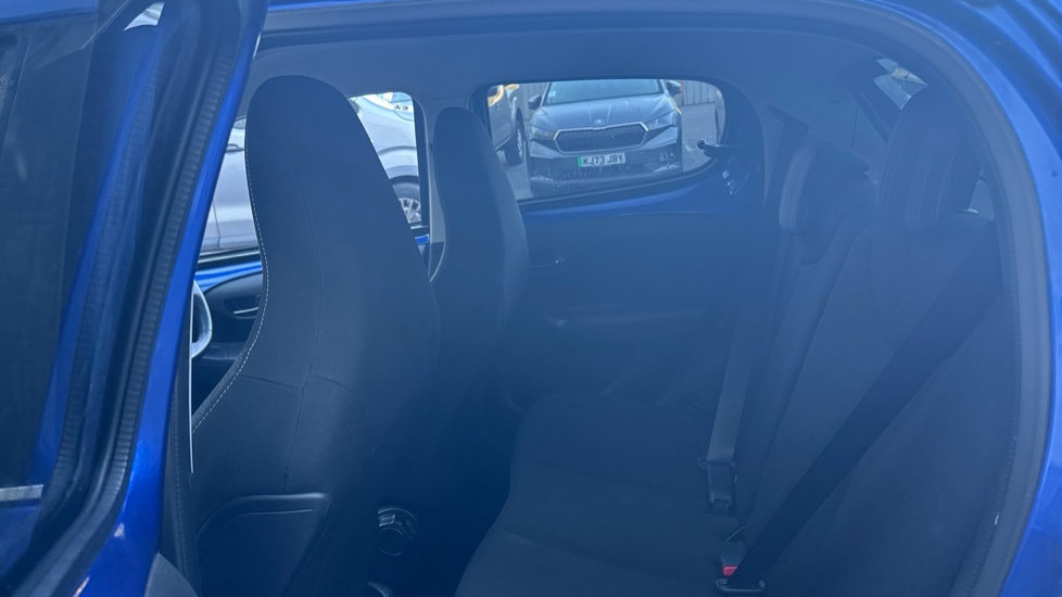 Peugeot 108 1.0 72 Allure 5dr Petrol Hatchback - Image 16
