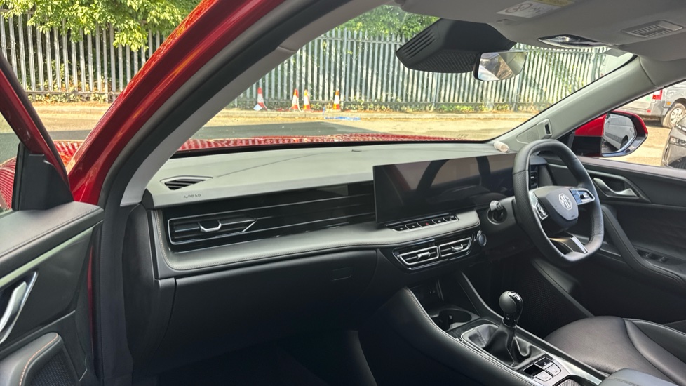 MG HS 1.5 T-GDI Trophy 5dr Petrol Hatchback - Image 9