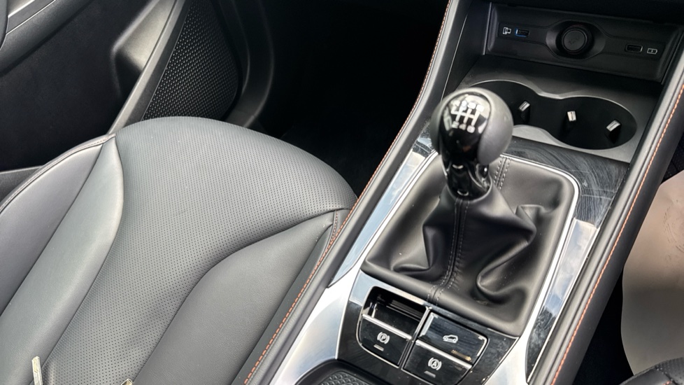 MG HS 1.5 T-GDI Trophy 5dr Petrol Hatchback - Image 13