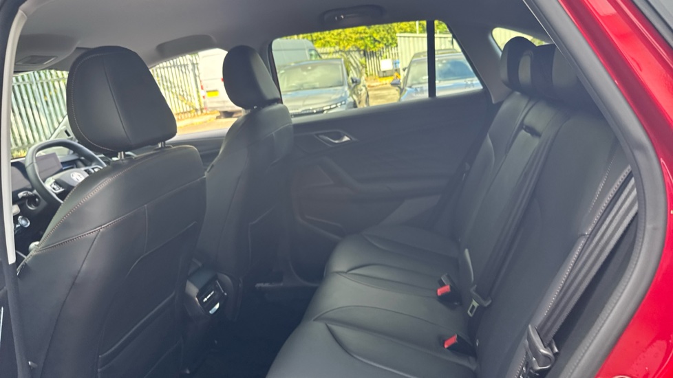 MG HS 1.5 T-GDI Trophy 5dr Petrol Hatchback - Image 16