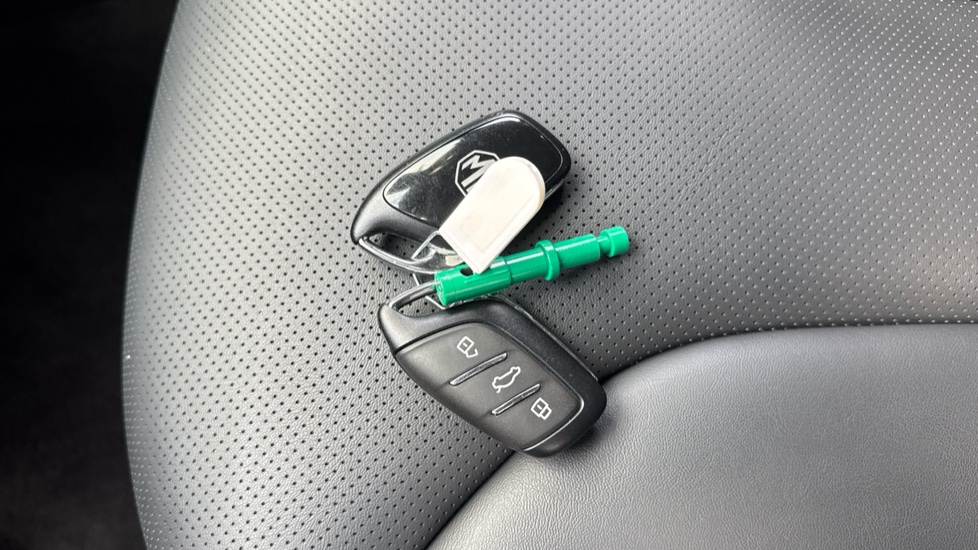 MG HS 1.5 T-GDI Trophy 5dr Petrol Hatchback - Image 19