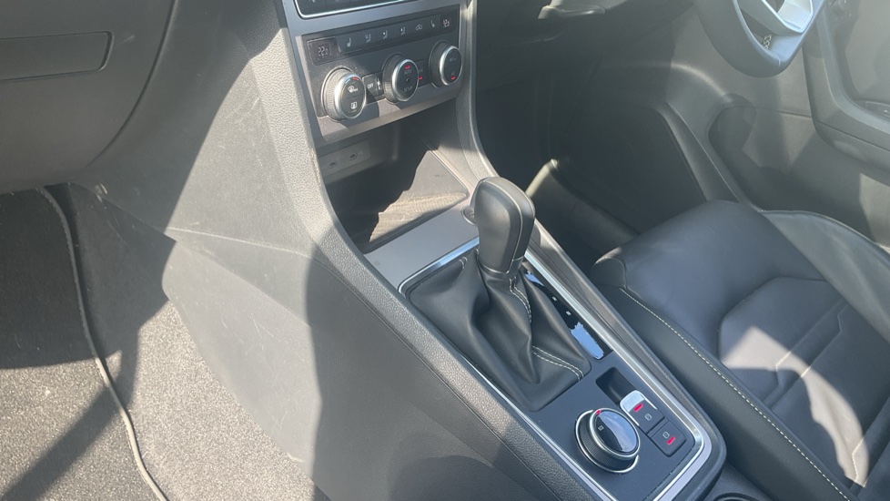 SEAT Ateca 2.0 TSI Xperience Lux 5dr DSG 4Drive Petrol Estate - Image 13