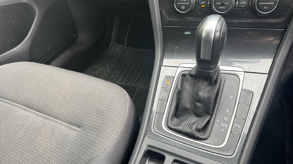Volkswagen Golf 1.5 TSI EVO 150 Match Edition 5dr DSG Petrol Hatchback - Image 13