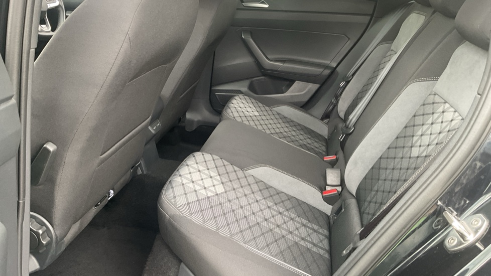 Volkswagen Taigo 1.0 TSI 115 R-Line 5dr DSG Petrol Hatchback - Image 16