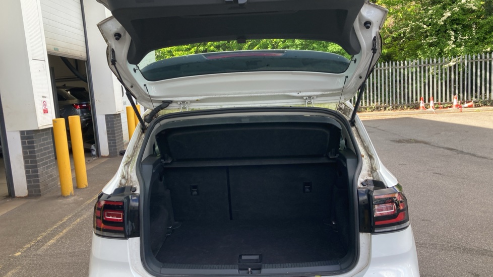 Volkswagen T-Cross 1.0 TSI 115 SE 5dr Petrol Estate - Image 4