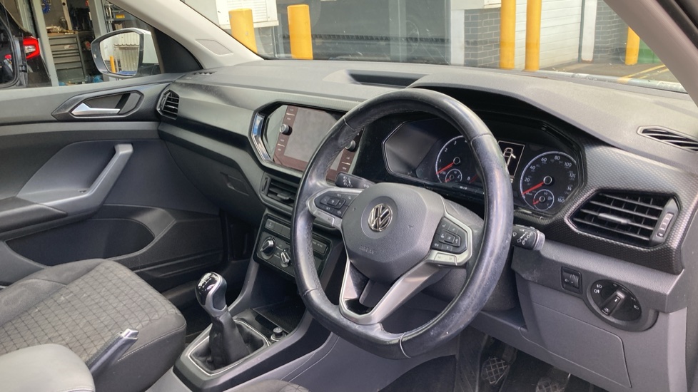 Volkswagen T-Cross 1.0 TSI 115 SE 5dr Petrol Estate - Image 11