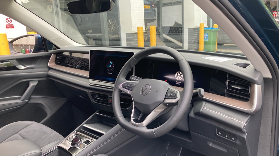 Volkswagen Tayron 1.5 TSI eHybrid Elegance 5dr DSG6 Estate - Image 11