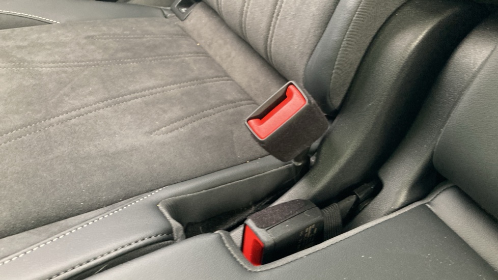 Volkswagen Tayron 1.5 TSI eHybrid Elegance 5dr DSG6 Estate - Image 17