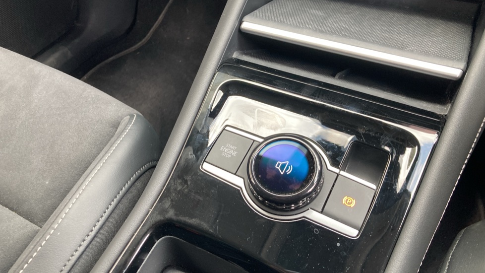 Volkswagen Tayron 1.5 TSI eHybrid Elegance 5dr DSG6 Estate - Image 24