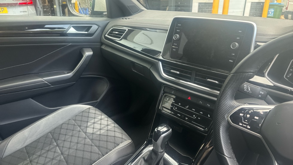 Volkswagen T-Roc 2.0 TDI 150 4MOTION R-Line 5dr DSG Diesel Hatchback - Image 14