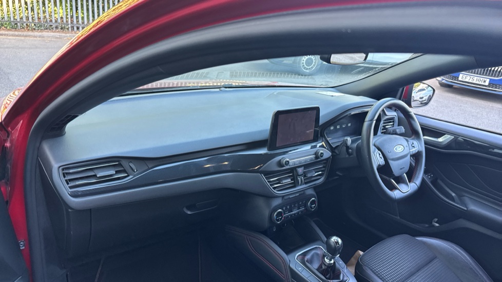 Ford Focus 1.0 EcoBoost Hybrid mHEV 155 ST-Line X Edition 5dr Petrol Hatchback - Image 9