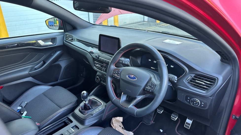 Ford Focus 1.0 EcoBoost Hybrid mHEV 155 ST-Line X Edition 5dr Petrol Hatchback - Image 11
