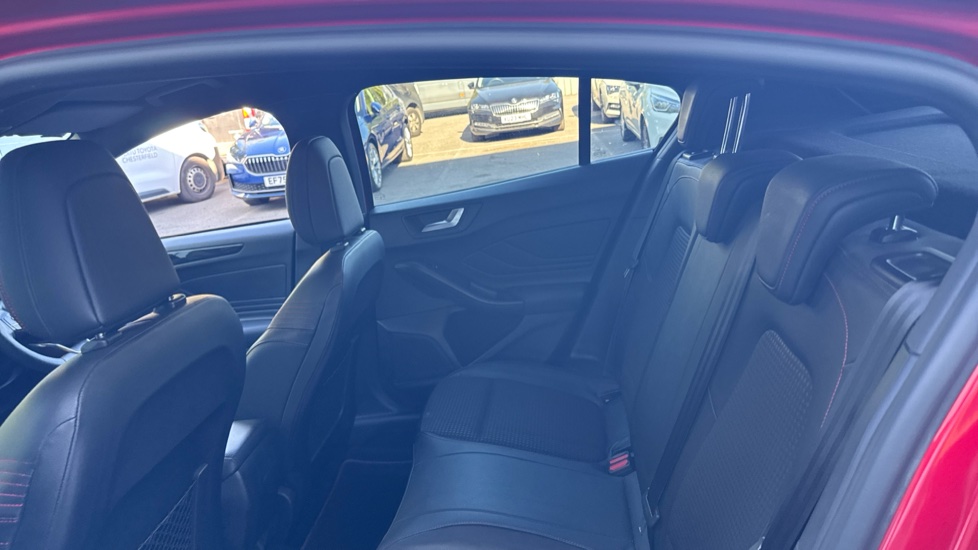 Ford Focus 1.0 EcoBoost Hybrid mHEV 155 ST-Line X Edition 5dr Petrol Hatchback - Image 16
