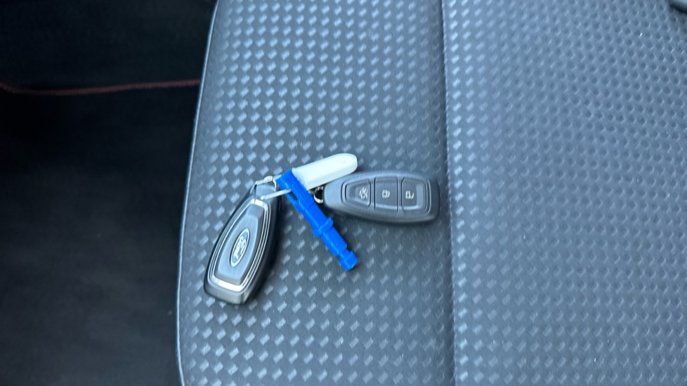 Ford Focus 1.0 EcoBoost Hybrid mHEV 155 ST-Line X Edition 5dr Petrol Hatchback - Image 20