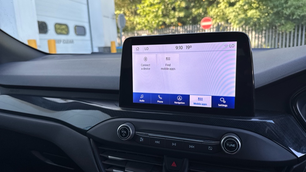 Ford Focus 1.0 EcoBoost Hybrid mHEV 155 ST-Line X Edition 5dr Petrol Hatchback - Image 28