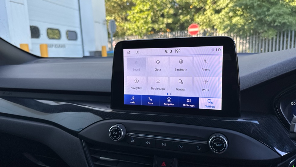 Ford Focus 1.0 EcoBoost Hybrid mHEV 155 ST-Line X Edition 5dr Petrol Hatchback - Image 29