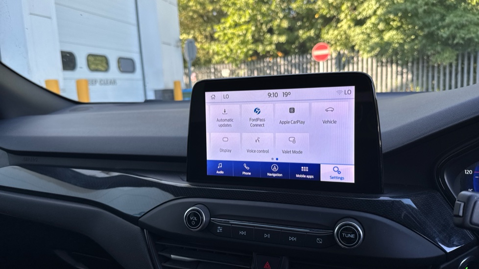 Ford Focus 1.0 EcoBoost Hybrid mHEV 155 ST-Line X Edition 5dr Petrol Hatchback - Image 30
