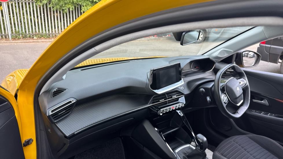 Peugeot 208 1.2 PureTech Active Premium 5dr Petrol Hatchback - Image 9