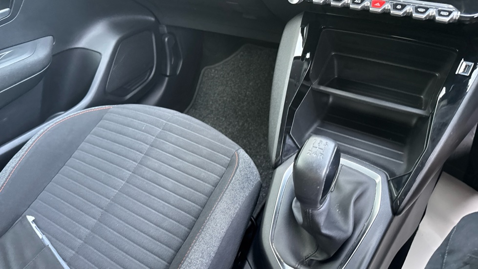 Peugeot 208 1.2 PureTech Active Premium 5dr Petrol Hatchback - Image 13